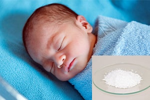 درمان یبوست نوزاد تازه متولد شده با ۶ روش خانگی و استفاده از پودر سوربیتول 